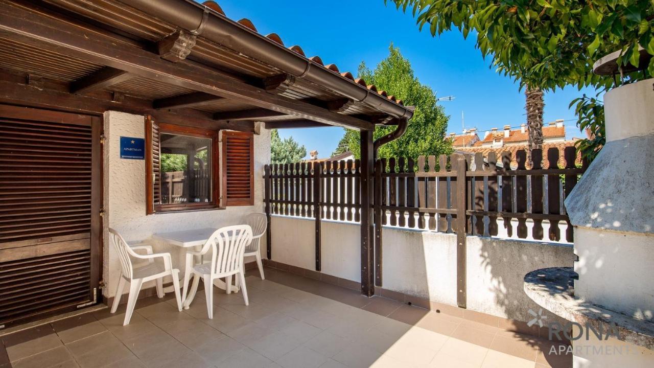 Rona Holiday Home Ana โปเรช ภายนอก รูปภาพ